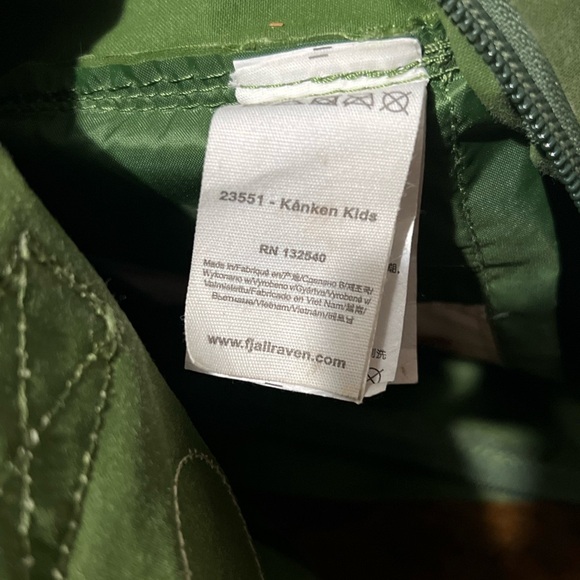 Fjallraven Kånken Forest Green Backpack - Picture 5 of 8